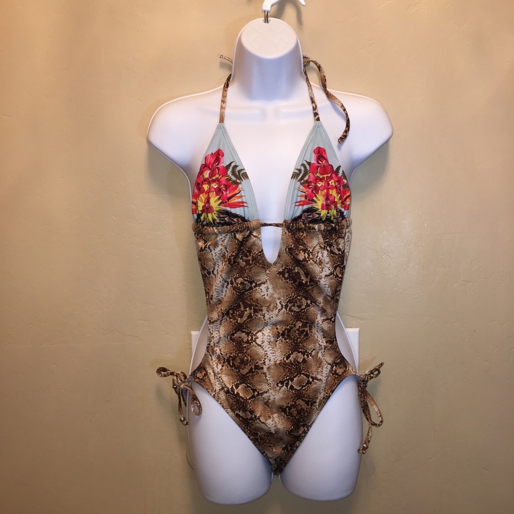 Guess USA Swimsuit - Picture 1 of 5